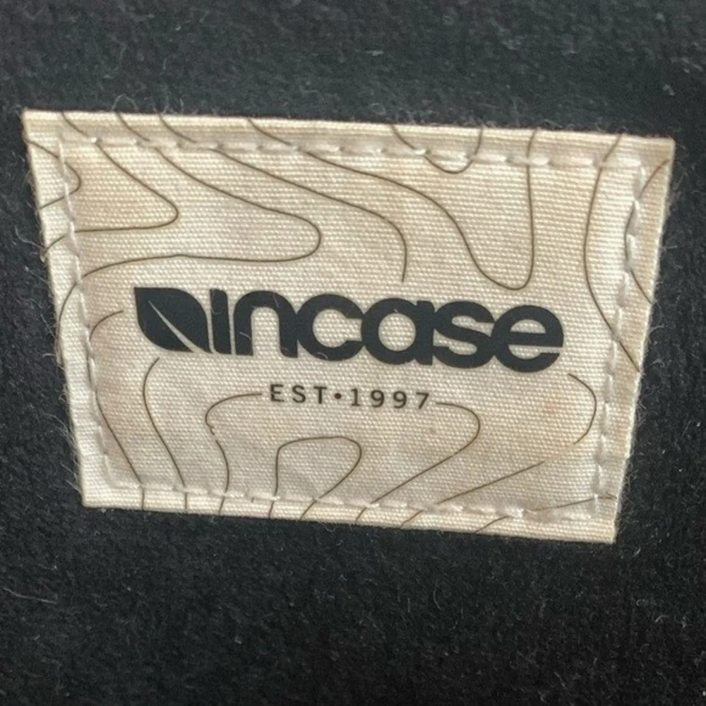 INCASE Black Canvas Laptop Briefcase Messenger Bag 14" Adjustable Strap Unisex - Picture 6 of 6